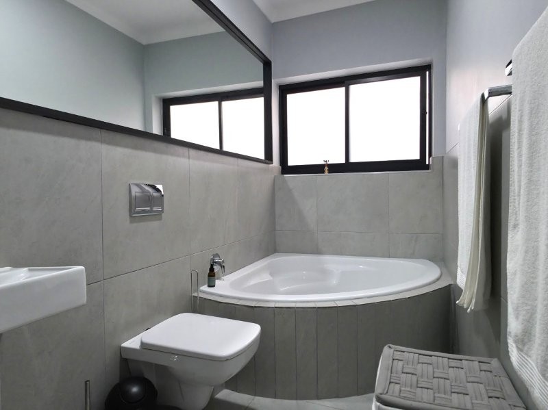 5 Bedroom Property for Sale in Jeffreys Bay Central Eastern Cape